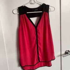Sleeveless Blouse